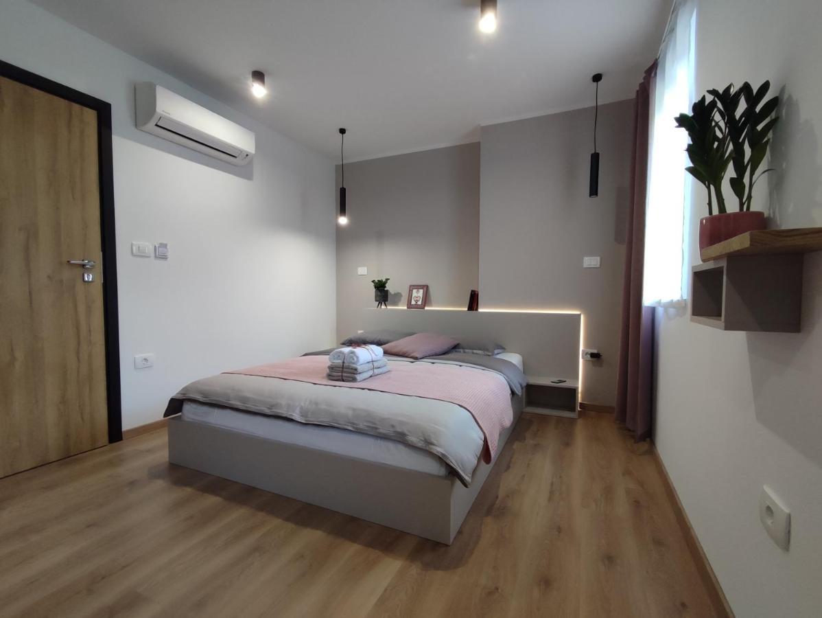 Boutique Rooms By Petric Winery Dobravlje Exterior photo