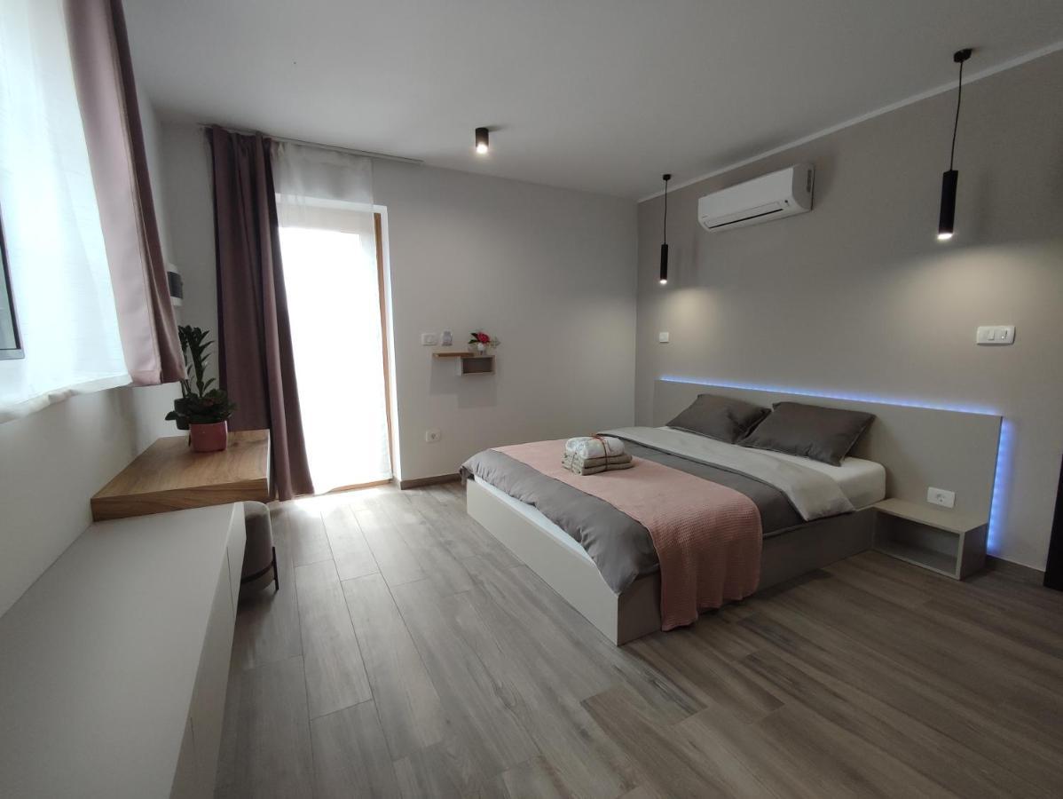 Boutique Rooms By Petric Winery Dobravlje Exterior photo