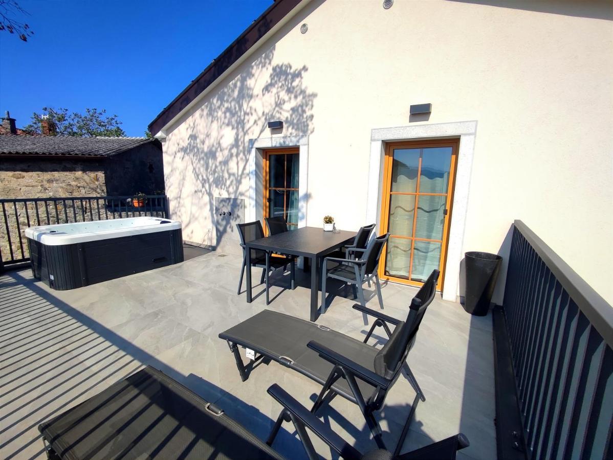 Boutique Rooms By Petric Winery Dobravlje Exterior photo